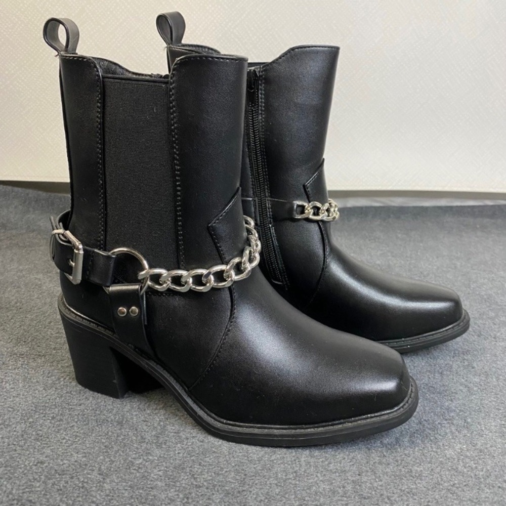 Pazzle Black Square Toe‎ Chunky Heel Ankle Boots Chain Detail Women's Sz 8.5 EUC